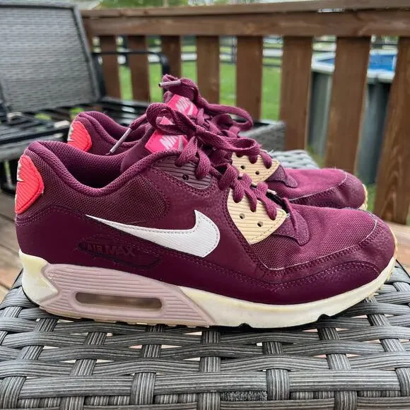 2014 Nike Air Max Essential women sz 8.5 Villain Red/white/champagne 616730 600 - Picture 1 of 11